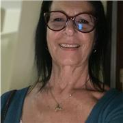 Faccio lezioni di Inglese ai bambini delle elementari, medie inferiori e superiori nonché ad adulti sia al mio domicilio a Lucca che online. Non sono madrelingua ma parlo correntemente Inglese con madrelingua da diversi decenni ed ho già esperienza d'i